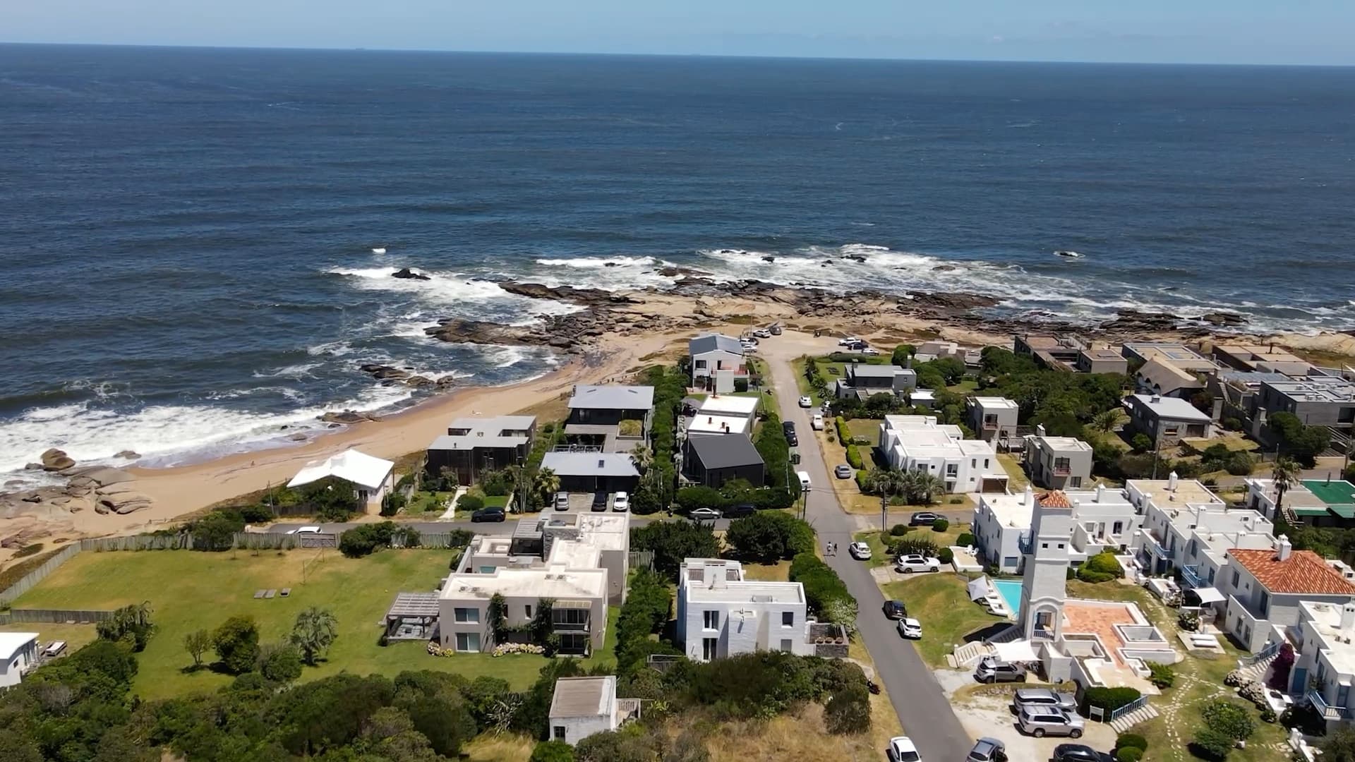 Vista aérea de la costa de Punta del Este